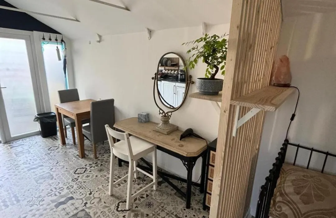 Private Apartment With En-Suite-1