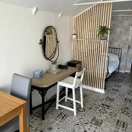 Private Apartment With En-Suite-3